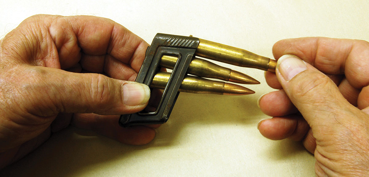 The Mannlicher en bloc clip can only be loaded from the front. This prevents cartridge rims from overlapping.